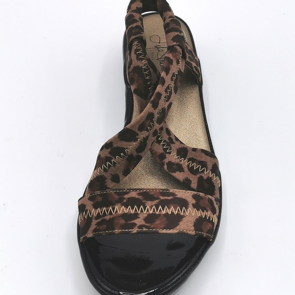 SIZE 7M Life Stride, Soft System Sandals NWOB - Picture 4 of 8